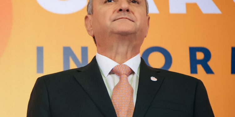 RINDE HÉCTOR INFORME; DESTACA INVERSIÓN DE 900 MILLONES DE PESOS 1 RINDE HÉCTOR INFORME; DESTACA INVERSIÓN DE 900 MILLONES DE PESOS