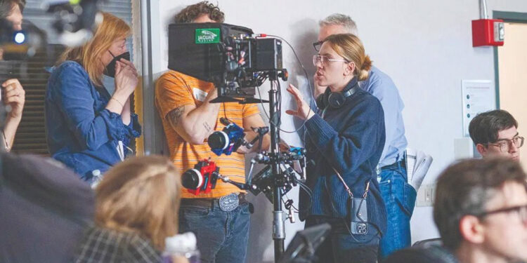 SCARLETT JOHANSSON REVELA CÓMO ROBERT REDFORD LA INSPIRÓ PARA DIRIGIR 1 SCARLETT JOHANSSON REVELA CÓMO ROBERT REDFORD LA INSPIRÓ PARA DIRIGIR