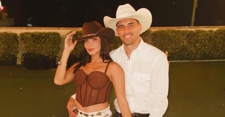 SE PONEN REGIOS ARGENTINOS DE RAYADOS; LUCEN BOTAS Y SOMBREROS 1 SE PONEN REGIOS ARGENTINOS DE RAYADOS; LUCEN BOTAS Y SOMBREROS