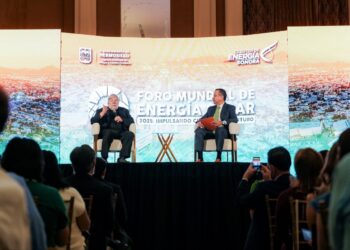 STEVE WOZNIAK INTERVIENE EN FORO DE ENERGÍA SOLAR EN HERMOSILLO Y COMPARTE SU VISIÓN SOBRE IA Y MOVILIDAD