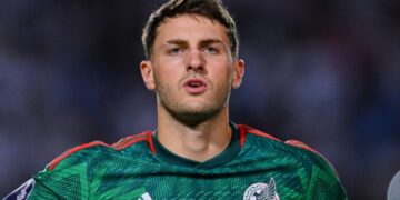 SANTIAGO GIMÉNEZ DESCARTA FUTURO EN LAS CHIVAS: “NO PUEDO JUGAR AHÍ” 3 SANTIAGO GIMÉNEZ DESCARTA FUTURO EN LAS CHIVAS: “NO PUEDO JUGAR AHÍ”