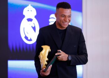 KYLIAN MBAPPÉ RECIBE LA BOTA DE ORO Y MANIFIESTA SU DESEO DE “SEGUIR HACIENDO HISTORIA”