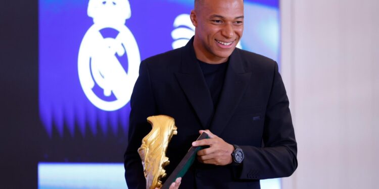 KYLIAN MBAPPÉ RECIBE LA BOTA DE ORO Y MANIFIESTA SU DESEO DE “SEGUIR HACIENDO HISTORIA” 1 KYLIAN MBAPPÉ RECIBE LA BOTA DE ORO Y MANIFIESTA SU DESEO DE “SEGUIR HACIENDO HISTORIA”