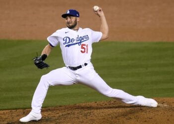 ALEX VESIA SE DESPIDE TEMPORALMENTE DE LOS ANGELES DODGERS POR MOTIVO PERSONAL Y SU PARTICIPACIÓN EN LA SERIE MUNDIAL QUEDA EN DUDA