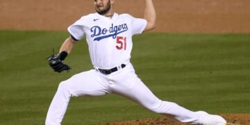ALEX VESIA SE DESPIDE TEMPORALMENTE DE LOS ANGELES DODGERS POR MOTIVO PERSONAL Y SU PARTICIPACIÓN EN LA SERIE MUNDIAL QUEDA EN DUDA 2 ALEX VESIA SE DESPIDE TEMPORALMENTE DE LOS ANGELES DODGERS POR MOTIVO PERSONAL Y SU PARTICIPACIÓN EN LA SERIE MUNDIAL QUEDA EN DUDA