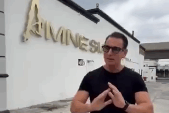 EL AMNESIA: DE TABLE DANCE A TORRE DE DEPAS; OFRECE DESARROLLADOR ANUNCIO, SILLONES Y HASTA TUBOS A QUIENES COMPREN LAS VIVIENDAS. 1 EL AMNESIA: DE TABLE DANCE A TORRE DE DEPAS; OFRECE DESARROLLADOR ANUNCIO, SILLONES Y HASTA TUBOS A QUIENES COMPREN LAS VIVIENDAS.