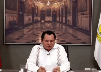 ALBUREAN EN VIVO A GOBERNADOR DE YUCATÁN; ENVÍA JOAQUÍN DÍAZ MENA SALUDOS A USUARIO “ABRAHAM CELANO”.