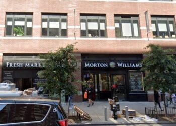 EMPLEADO DE SUPERMERCADO EN NUEVA YORK MUERE TRAS ENFRENTAR A LADRÓN DE CERVEZAS