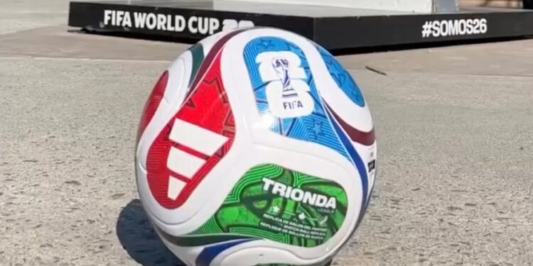RUEDA BALÓN DEL MUNDIAL EN NUEVO LEÓN; 'TRIONDA' POSA EN SITIOS ICÓNICOS DE LA CIUDAD 1 RUEDA BALÓN DEL MUNDIAL EN NUEVO LEÓN; ‘TRIONDA’ POSA EN SITIOS ICÓNICOS DE LA CIUDAD