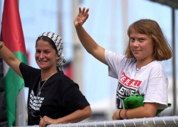 ISRAEL DEPORTA A GRETA THUNBERG Y 170 ACTIVISTAS DE LA FLOTILLA DE AYUDA A GAZA
