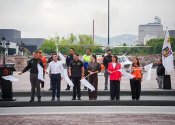 ENVÍA NUEVO LEÓN AYUDA A VERACRUZ; SALE CARGAMENTO CON 20 TONELADAS DE ALIMENTOS Y RESCATISTAS