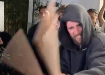 ¡JUSTIN, HERMANO, YA ERES MEXICANO!; LE ENTRA CANADIENSE A LA MÚSICA BANDA.