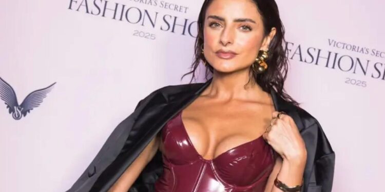 AISLINN DERBEZ SE CORONA COMO LA ÚNICA MEXICANA INVITADA AL VICTORIA’S SECRET FASHION SHOW 1 AISLINN DERBEZ SE CORONA COMO LA ÚNICA MEXICANA INVITADA AL VICTORIA’S SECRET FASHION SHOW
