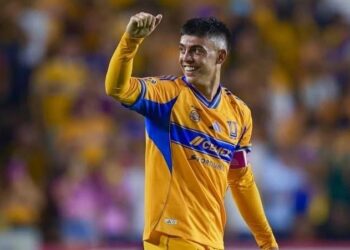 ‘HAT-TRICK’ DE BRUNETTA EN GOLEADA DE TIGRES Y DESBANCAN A RAYADOS DEL TERCER LUGAR; RETRASAN INICIO 15 MINUTOS PORQUE AUTOBÚS DEL NECAXA QUEDA ATRAPADO EN CAOS VIAL REGIO