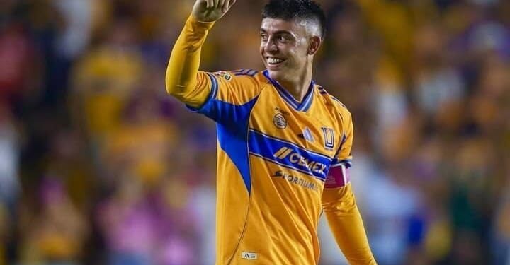 'HAT-TRICK' DE BRUNETTA EN GOLEADA DE TIGRES Y DESBANCAN A RAYADOS DEL TERCER LUGAR; RETRASAN INICIO 15 MINUTOS PORQUE AUTOBÚS DEL NECAXA QUEDA ATRAPADO EN CAOS VIAL REGIO 1 ‘HAT-TRICK’ DE BRUNETTA EN GOLEADA DE TIGRES Y DESBANCAN A RAYADOS DEL TERCER LUGAR; RETRASAN INICIO 15 MINUTOS PORQUE AUTOBÚS DEL NECAXA QUEDA ATRAPADO EN CAOS VIAL REGIO