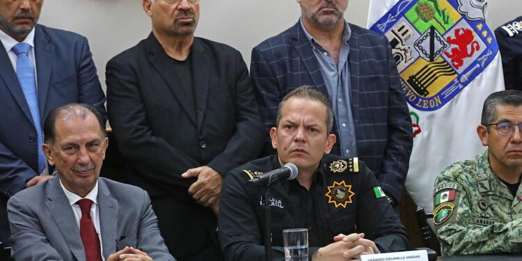 INICIAN OPERATIVOS CONTRA PLACAS FORÁNEAS; APLICA FUERZA CIVIL ESTRATEGIA 'PRESENCIA TOTAL' 1 INICIAN OPERATIVOS CONTRA PLACAS FORÁNEAS; APLICA FUERZA CIVIL ESTRATEGIA ‘PRESENCIA TOTAL’