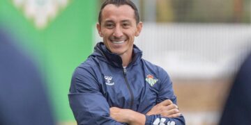 ANDRÉS GUARDADO REGRESA AL REAL BETIS PARA INICIAR SU APRENDIZAJE COMO DIRECTOR TÉCNICO 3 ANDRÉS GUARDADO REGRESA AL REAL BETIS PARA INICIAR SU APRENDIZAJE COMO DIRECTOR TÉCNICO