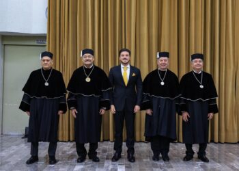 PROMETE SAMUEL MIL MILLONES MÁS PARA LA UANL EN 2026