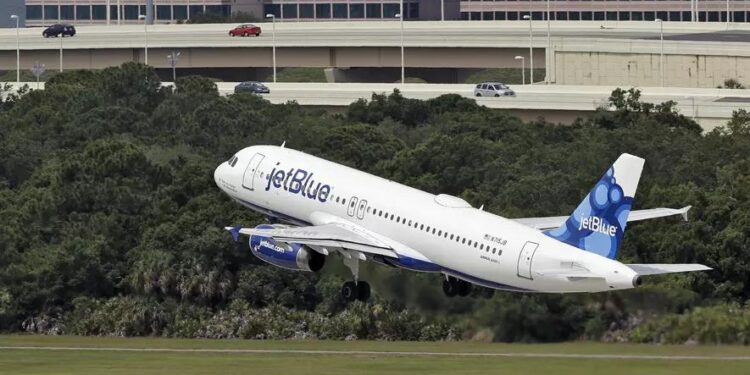 ATERRIZAJE DE EMERGENCIA DE JETBLUE AIRWAYS EN FLORIDA DEJA VARIOS PASAJEROS HERIDOS 1 ATERRIZAJE DE EMERGENCIA DE JETBLUE AIRWAYS EN FLORIDA DEJA VARIOS PASAJEROS HERIDOS
