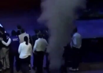 CAE MAX CORTÁZAR A FOSA DURANTE ACTO DE RELANZAMIENTO DEL PAN NACIONAL; TERMINA EMPAPADO EN EVENTO CUMBRE UNO DE LOS CREADORES DE ‘LÓPEZ OBRADOR ES UN PELIGRO PARA MÉXICO’