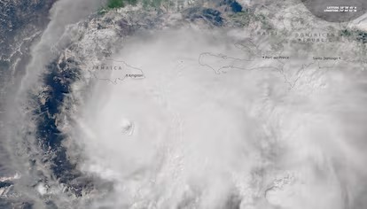 HURACÁN MELISSA AMENAZA A JAMAICA CON DAÑOS “CATASTRÓFICOS” 1 HURACÁN MELISSA AMENAZA A JAMAICA CON DAÑOS “CATASTRÓFICOS”