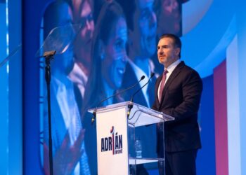 RINDE ADRIÁN INFORME-DESTA­PE; ASEGURA PRIÍSTA QUE PONDRÁ SU EXPERIENCIA AL SERVICIO DE ‘NUEVAS CAUSAS’ PARA RECUPERAR LA GRANDEZA DE NL