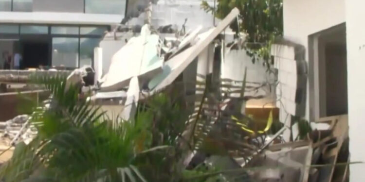 MUERE BEBÉ TRAS CAÍDA DE BARDA EN FRACCIONAMIENTO RESIDENCIAL; EXIGEN INVESTIGAR A DESARROLLADORA TRAZZO URBANO 1 MUERE BEBÉ TRAS CAÍDA DE BARDA EN FRACCIONAMIENTO RESIDENCIAL; EXIGEN INVESTIGAR A DESARROLLADORA TRAZZO URBANO