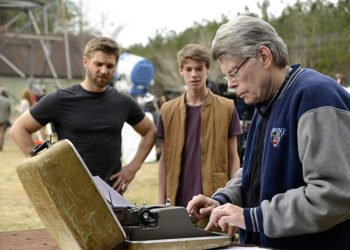 STEPHEN KING DEFIENDE “LA CÚPULA” A PESAR DE LAS CRÍTICAS POR SU SEGUNDA TEMPORADA