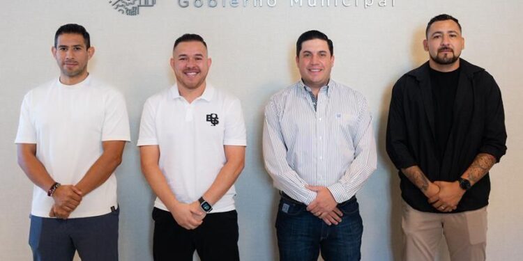 ¿CLÁSICO DE LEYENDAS? NO, LA DIRECCIÓN DE DEPORTES DE SALINAS VICTORIA; ‘FIRMA’ RAÚL CANTÚ DE LA GARZA A EMMANUEL CERDA Y DARÍO CARREÑO, QUIENES HARÁN EQUIPO CON ISRAEL ‘PILOTO’ JIMÉNEZ 1 ¿CLÁSICO DE LEYENDAS? NO, LA DIRECCIÓN DE DEPORTES DE SALINAS VICTORIA; ‘FIRMA’ RAÚL CANTÚ DE LA GARZA A EMMANUEL CERDA Y DARÍO CARREÑO, QUIENES HARÁN EQUIPO CON ISRAEL ‘PILOTO’ JIMÉNEZ