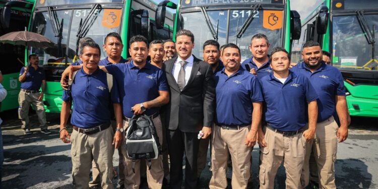 ENTREGA SAMUEL NUEVOS CAMIONES A LAS RUTAS 224 Y 172; REDUCEN FRECUENCIA DE PASO A 12 MINUTOS.