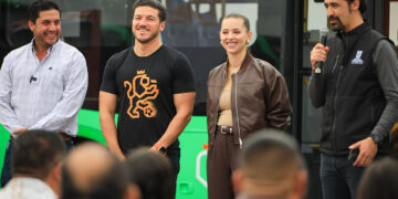 REFUERZAN MOVILIDAD DE SALINAS CON NUEVOS CAMIONES; RECIBE RAÚL CANTÚ DE LA GARZA 25 UNIDADES VERDES. 3 REFUERZAN MOVILIDAD DE SALINAS CON NUEVOS CAMIONES; RECIBE RAÚL CANTÚ DE LA GARZA 25 UNIDADES VERDES.