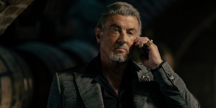 SYLVESTER STALLONE REVELA QUE TEMÍA UNA GUERRA DE EGOS CON SAMUEL L. JACKSON EN “TULSA KING” 1 SYLVESTER STALLONE REVELA QUE TEMÍA UNA GUERRA DE EGOS CON SAMUEL L. JACKSON EN “TULSA KING”