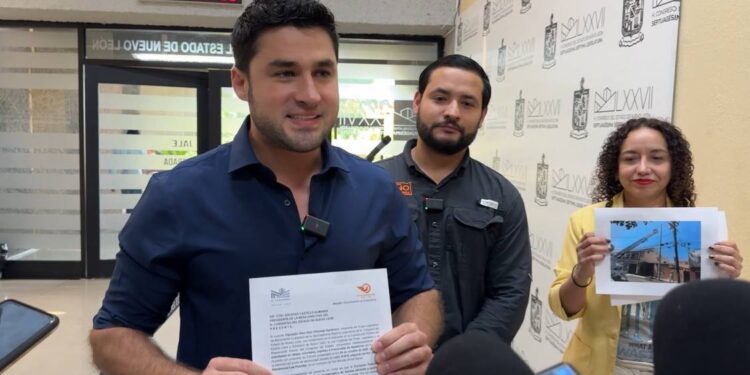 DESACTIVA GLEN RIESGO POR POSTE CAÍDO EN SAN NICOLÁS; ATIENDE CFE EXHORTO