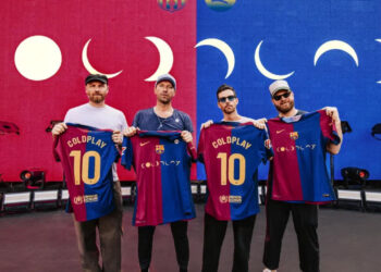 DISEÑA EGRESADO DE LA UANL LOGO DE COLDPLAY; PLASMA BANDA BRITÁNICA SU LOGO EN MERCANCÍA OFICIAL Y EL JERSEY DEL BARCELONA