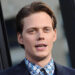 BILL SKARSGÅRD ATERRORIZA AL ELENCO DE “IT: BIENVENIDOS A DERRY” CON SU IMPACTANTE REGRESO COMO PENNYWISE 7 BILL SKARSGÅRD ATERRORIZA AL ELENCO DE “IT: BIENVENIDOS A DERRY” CON SU IMPACTANTE REGRESO COMO PENNYWISE