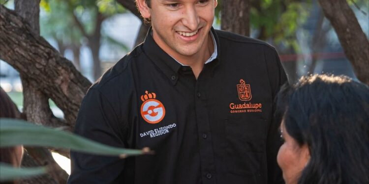 ENTREGA DAVID ELIZONDO LENTES GRATUITOS; ARMA REGIDOR NARANJA BRIGADA EN COLONIA AZTECA 1 ENTREGA DAVID ELIZONDO LENTES GRATUITOS; ARMA REGIDOR NARANJA BRIGADA EN COLONIA AZTECA