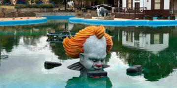 PENNYWISE LLEGA AL PARQUE WARNER EN UN TERRORÍFICO EVENTO DE HALLOWEEN 4 PENNYWISE LLEGA AL PARQUE WARNER EN UN TERRORÍFICO EVENTO DE HALLOWEEN