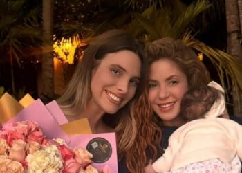 SHAKIRA CONOCE A LA HIJA DE LELE PONS Y GUAYNAA EN UN EMOTIVO ENCUENTRO