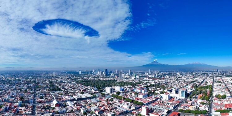 “AGUJERO EN EL CIELO” SORPRENDE A HABITANTES DE PUEBLA: TIENE EXPLICACIÓN CIENTÍFICA
