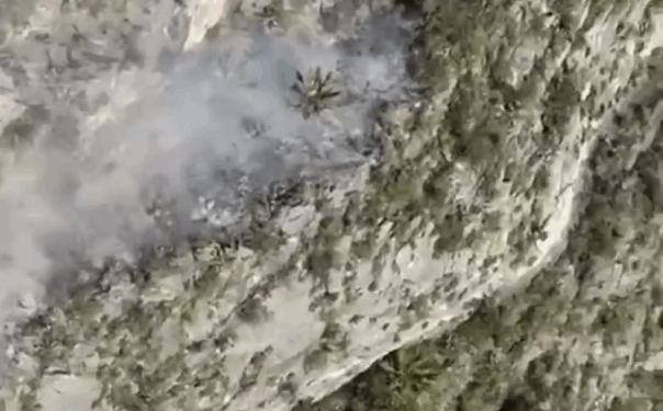 COMBATEN POR AIRE Y TIERRA INCENDIO EN CERRO DE LAS MITRAS; ATACAN BRIGADISTAS DE PROTECCIÓN CIVIL DEL ESTADO SINIESTRO 1 COMBATEN POR AIRE Y TIERRA INCENDIO EN CERRO DE LAS MITRAS; ATACAN BRIGADISTAS DE PROTECCIÓN CIVIL DEL ESTADO SINIESTRO