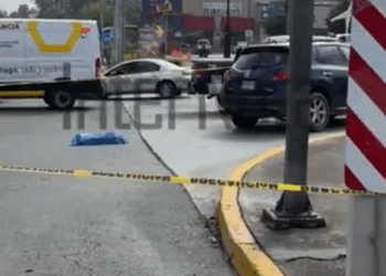 TRAGEDIA EN LA NACIONAL; MUERE NIÑO DE UN AÑO AL CAER DE VEHÍCULO EN MOVIMIENTO EN SANTIAGO