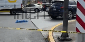 TRAGEDIA EN LA NACIONAL; MUERE NIÑO DE UN AÑO AL CAER DE VEHÍCULO EN MOVIMIENTO EN SANTIAGO