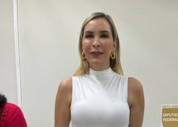 DESCARTA EX DE ‘EL BRONCO' DISPUTA POR CASA; ASEGURA ADALINA DÁVALOS QUE SU LUCHA ES POR DIGNIDAD TRAS AÑOS DE SER VÍCTIMA DE VIOLENCIA Y DESVALORIZACIÓN 1 DESCARTA EX DE ‘EL BRONCO’ DISPUTA POR CASA; ASEGURA ADALINA DÁVALOS QUE SU LUCHA ES POR DIGNIDAD TRAS AÑOS DE SER VÍCTIMA DE VIOLENCIA Y DESVALORIZACIÓN