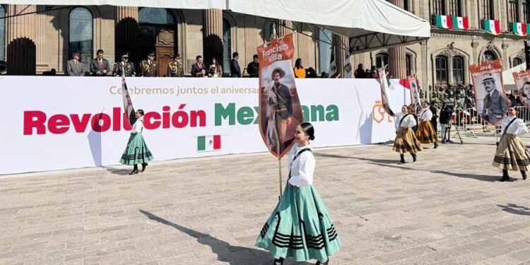 DESFILAN POR 115 ANIVERSARIO DE LA REVOLUCIÓN MEXICANA; ASISTEN MILES DE FAMILIAS A CEREMONIA CÍVICA-MILITAR 1 DESFILAN POR 115 ANIVERSARIO DE LA REVOLUCIÓN MEXICANA; ASISTEN MILES DE FAMILIAS A CEREMONIA CÍVICA-MILITAR