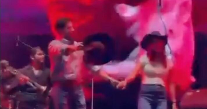 ‘AY PAPACITO’; BAILA SAMUEL AL RITMO DE ALICIA VILLARREAL EN EL MACRO FEST E INICIA CUENTA REGRESIVA PARA EL MUNDIAL 2026