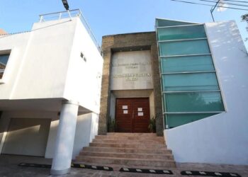 REVOCA ESTADO PATENTE A NOTARIO POR FALTAS ADMINISTRATIVAS; SANCIONAN A ERNESTO PÉREZ CHARLES