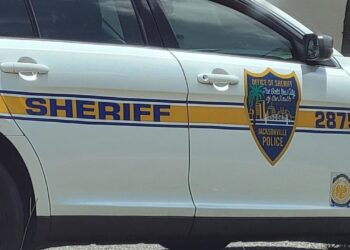 POLICÍA DE JACKSONVILLE DESMIENTE RUMORES SOBRE ASESINO EN SERIE TRAS HALLAZGO DE TRES MUJERES MUERTAS