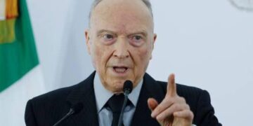 RENUNCIA GERTZ MANERO DE FGR; LE OFRECEN EMBAJADA DE PAÍS AMIGO