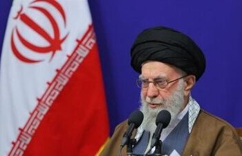 JAMENÉI DESCARTA COOPERAR CON EE. UU. MIENTRAS APOYE A ISRAEL