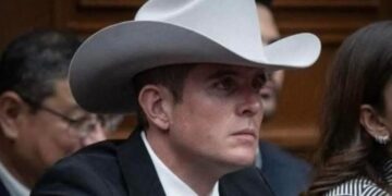 DIPUTADO DE MICHOACÁN PROPONE RECOMPENSAS DE US$ 544 A QUIENES DELATEN A FAMILIARES CRIMINALES 2 DIPUTADO DE MICHOACÁN PROPONE RECOMPENSAS DE US$ 544 A QUIENES DELATEN A FAMILIARES CRIMINALES